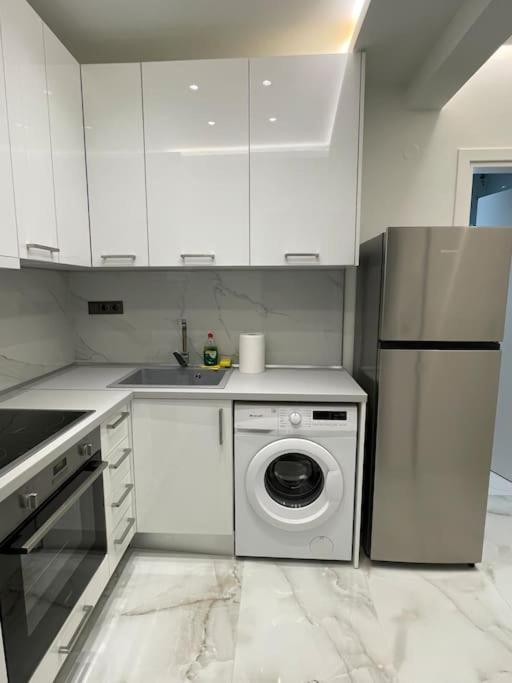 Luxury Apartment Next To Agias Sofias Tesalonika Bagian luar foto